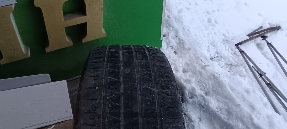 Один балон 275/40/22