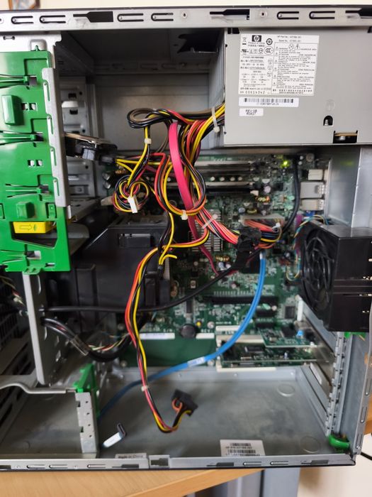 Продавам компютър HP Compaq dc7800 CMT