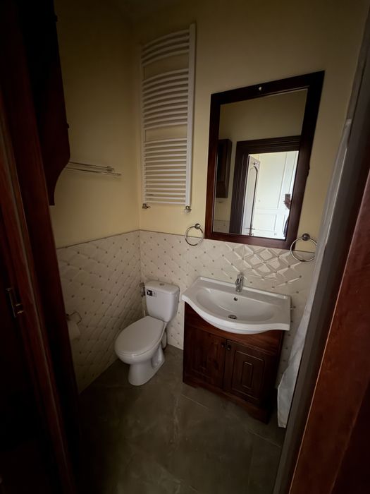 Apartament 3 camere 2 bai in cladire istorica (1878) tavan inalt de 3.8m ,  zona centrala