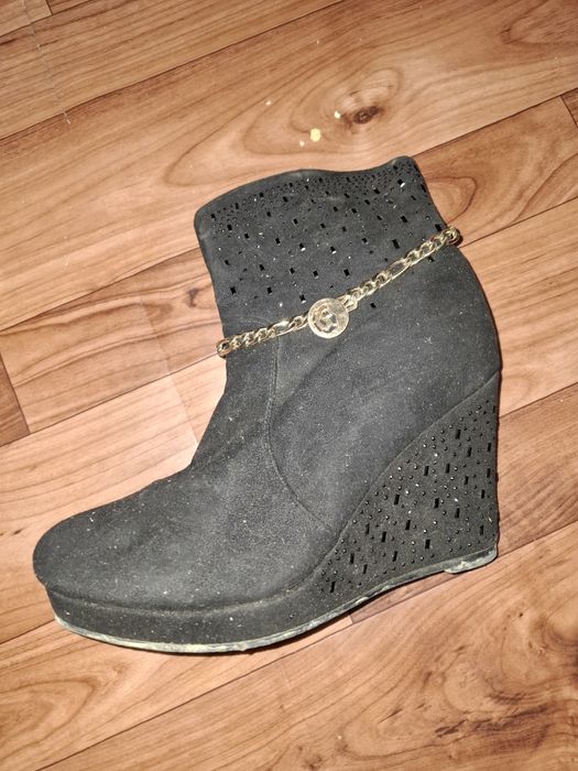 Осенние сапоги одевался 2 раза