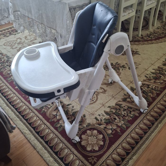 Продам столик детский