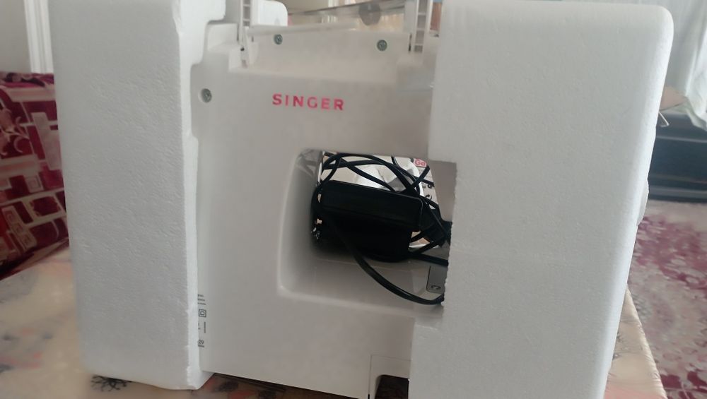 Швейная машина новая.Фирма SINGER.