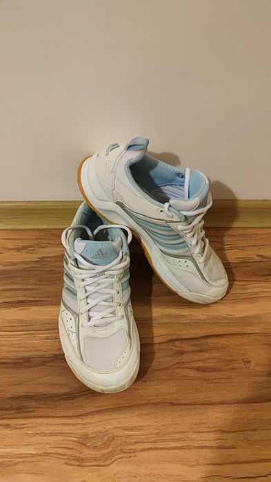 Маратонки Adidas номер 39.5