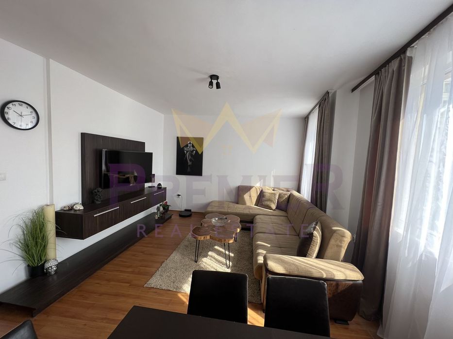 Дава се под наем Тристаен апартамент в Варна, Колхозен пазар - 110 кв.м за 612 € - Снимка #3