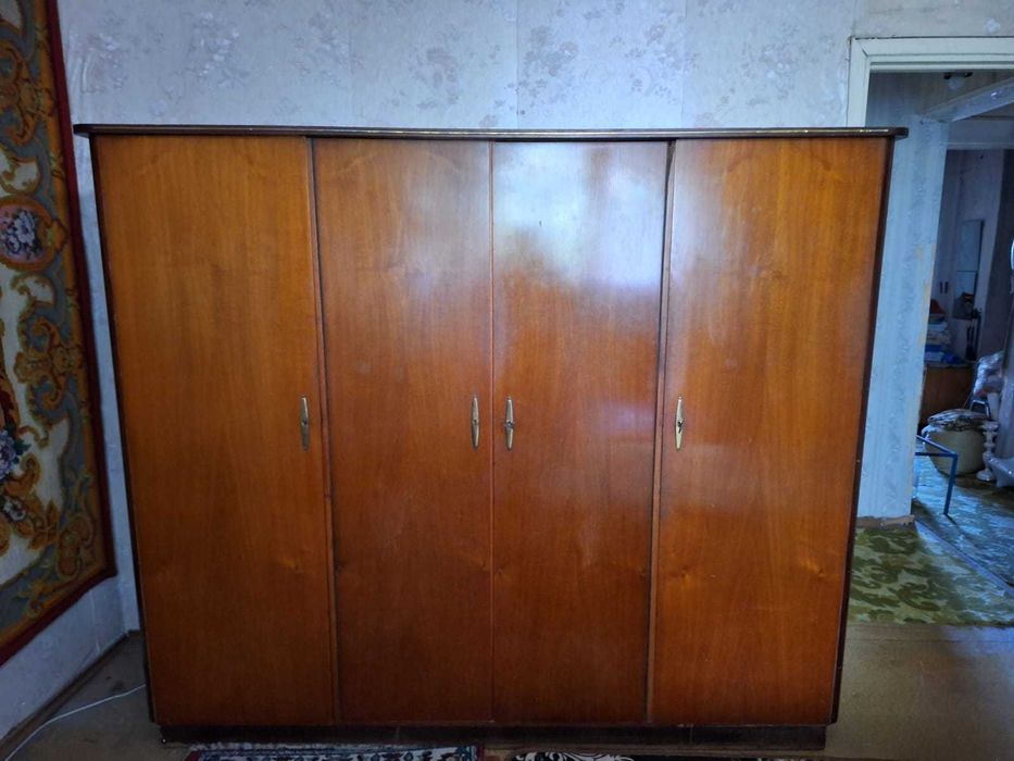 Отдам старую мебель даром