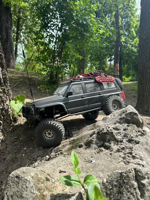 Masina teleghidata Crawler 1/10