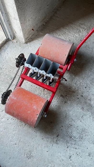 Сеялка за магданоз, копър, спанак и други