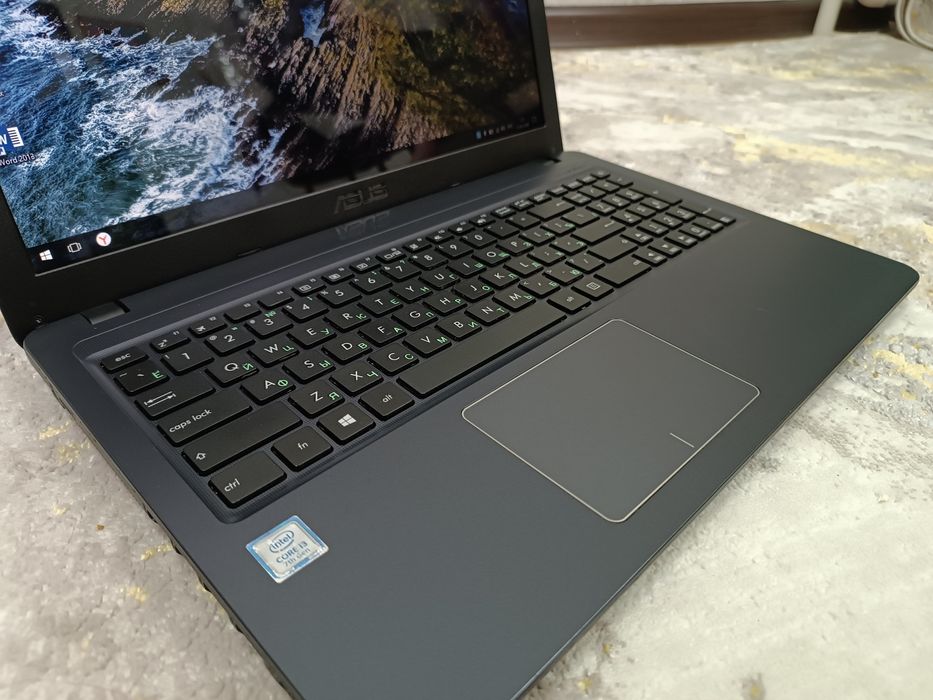 Ноутбук ASUS i3-7thGen + Сумка.