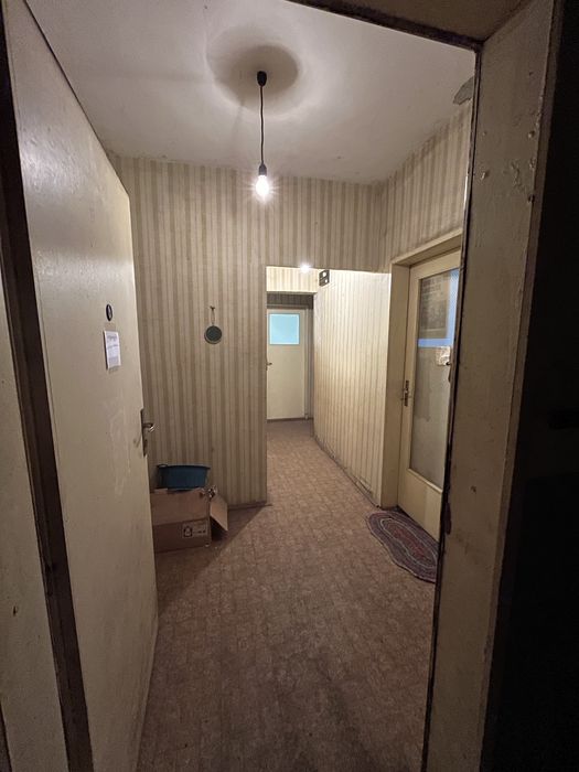 Продава се 3-стаен апартамент