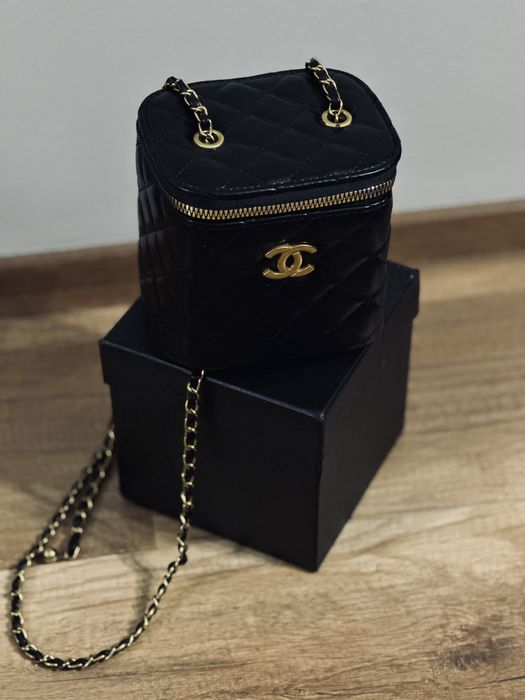 Чанта c*h*a*n*e*l