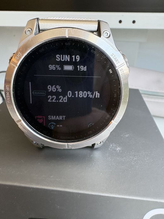 Продавам Garmin Fenix 7