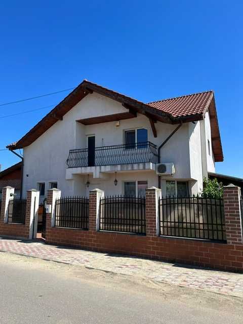 Vilă spațioasă P+1 de vânzare – Copăceni, Ilfov aproape de A0