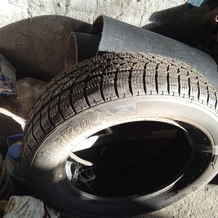 Продам две резины новые 215/60 R 16 99н. Диски на газель бизнес