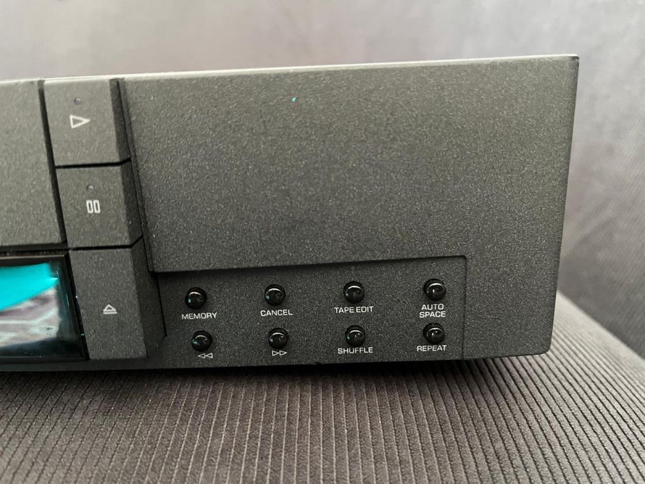 CD-player Grundig (intrare gama FineArts), functional, pentru piese.