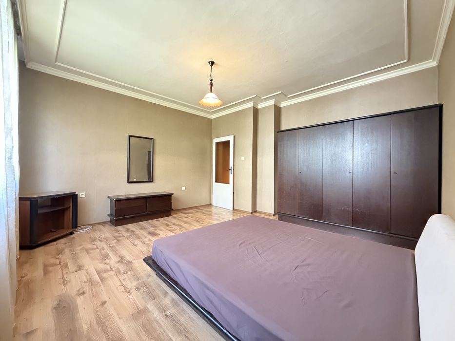 ИМОТИ Силистра продава тристаен апартамент с гараж