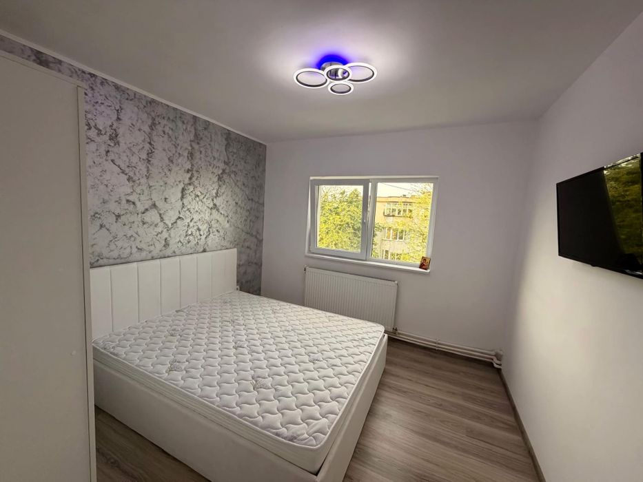 Vand apartament 2 camere siderurgistilor