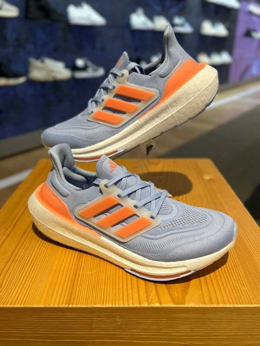 Оригинални мъжки обувки   ADIDAS ULTRABOOST 23    EU 40 ,41 1/3