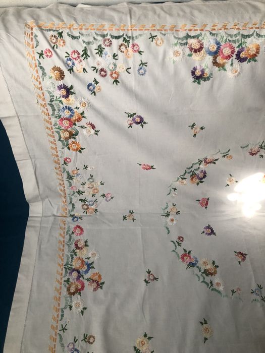 Fata de masa  cusuta