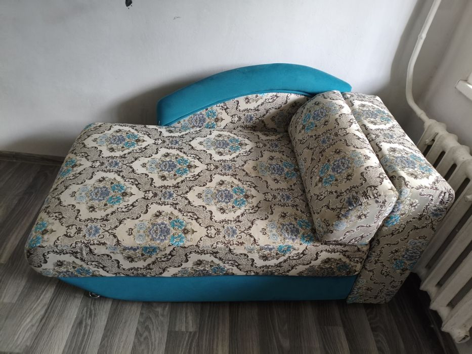 Продам небольшой диванчик