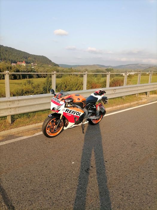 Se vinde honda cbr 1000 rr 2015 18000km negociabil