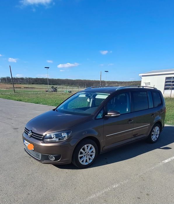 Volkswagen Touran 1.6 TDI • 2012 • 5 Locuri • Navi • Climatronic