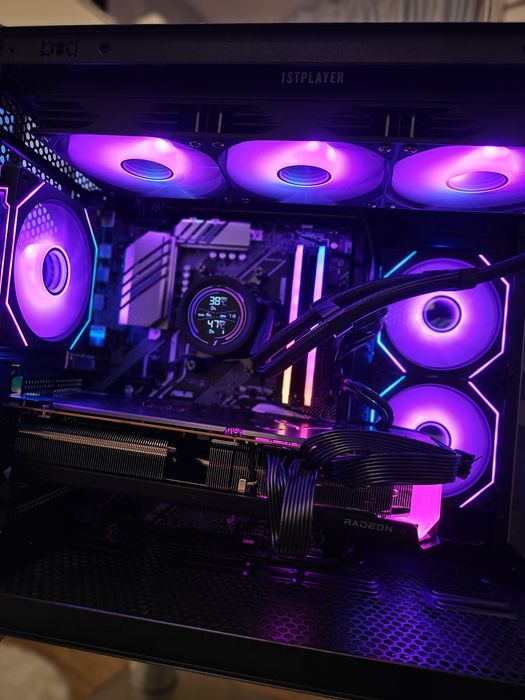 Vand pc gaming  ryzen 5 5600 rx 6900xt 16gb garanție emag la cutie