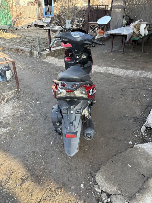 Скутер продаю в отличном состояние