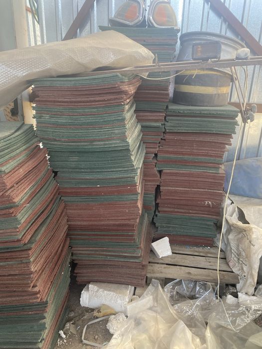 Резиновое покрытие , вибропресованные, клей для него двухкомпонентный