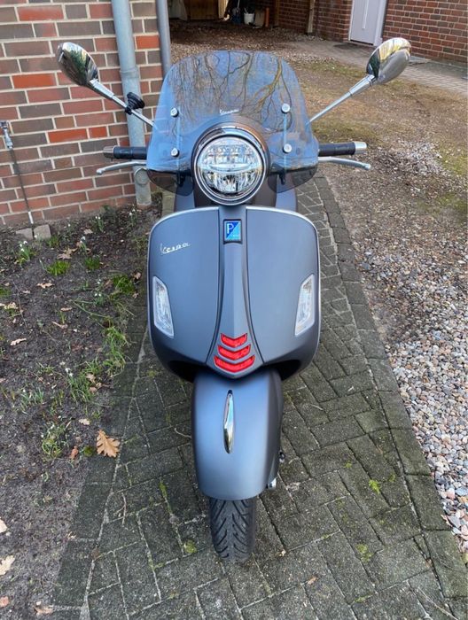 Piaggio Vespa 300 GTS super