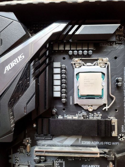 Gigabyte aorus z390 pro i5 9600k