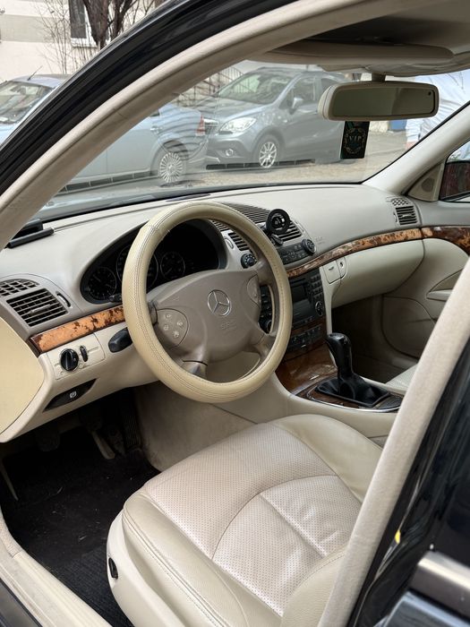 Mercedes Benz E220 W211