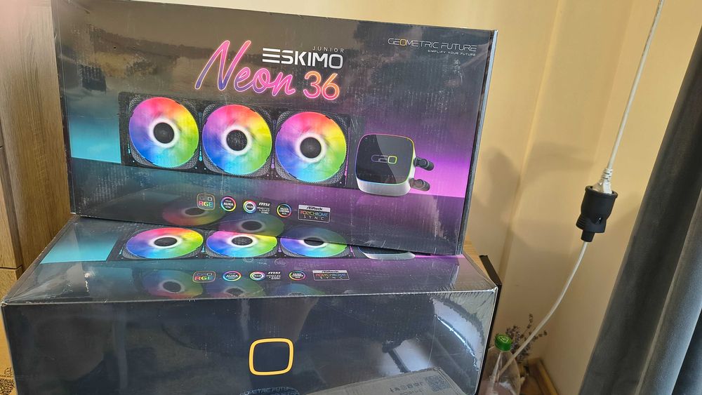 Ново водно охлаждане за процесор Geometric Future Eskimo Junior Neon36