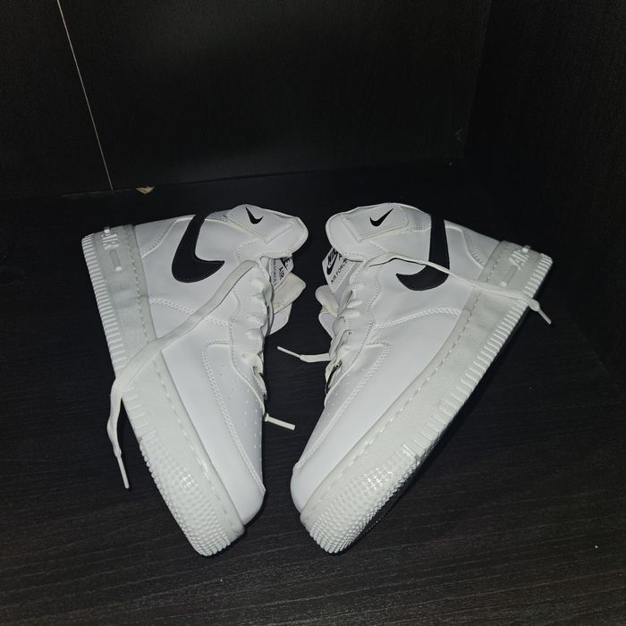 Vand ghete nike numarul 40