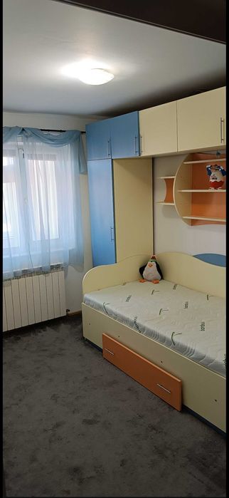 Ofer spre închiriere apartament 3 camere, vedere Piata Civica