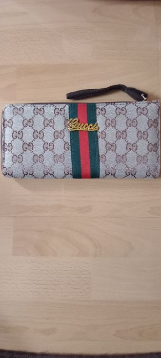 Дамски чанти и портмонета