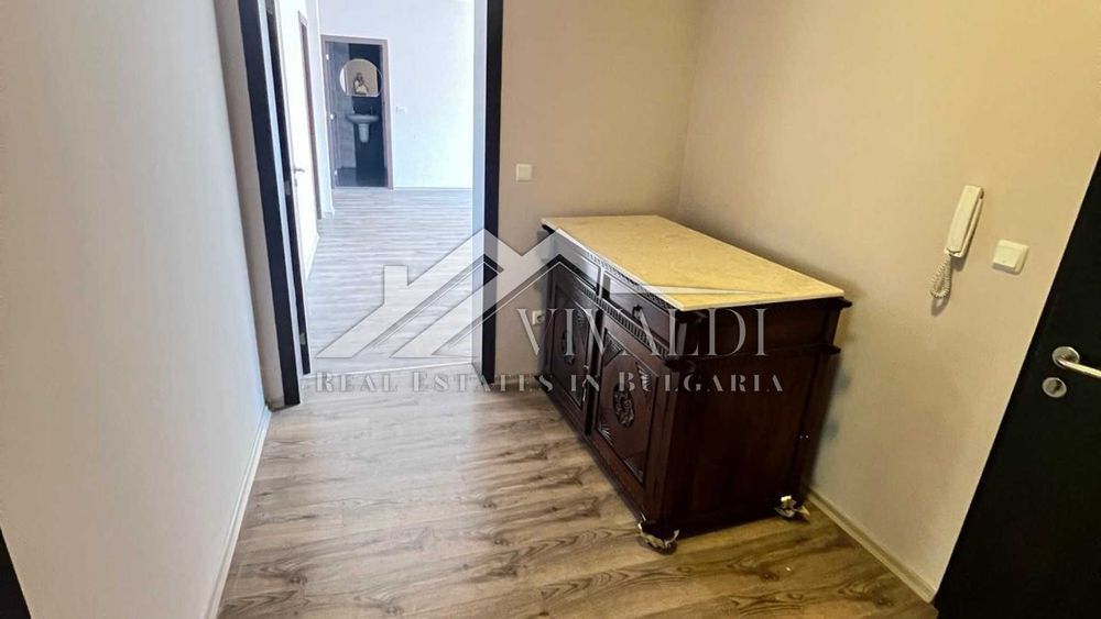 Продава се Четиристаен апартамент в Варна, Център - 180 кв.м за 1970 €/кв.м - Снимка #15