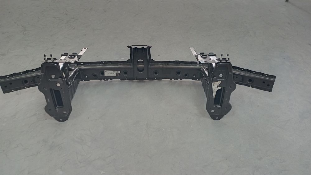 Основа предна броня/греда между рогове