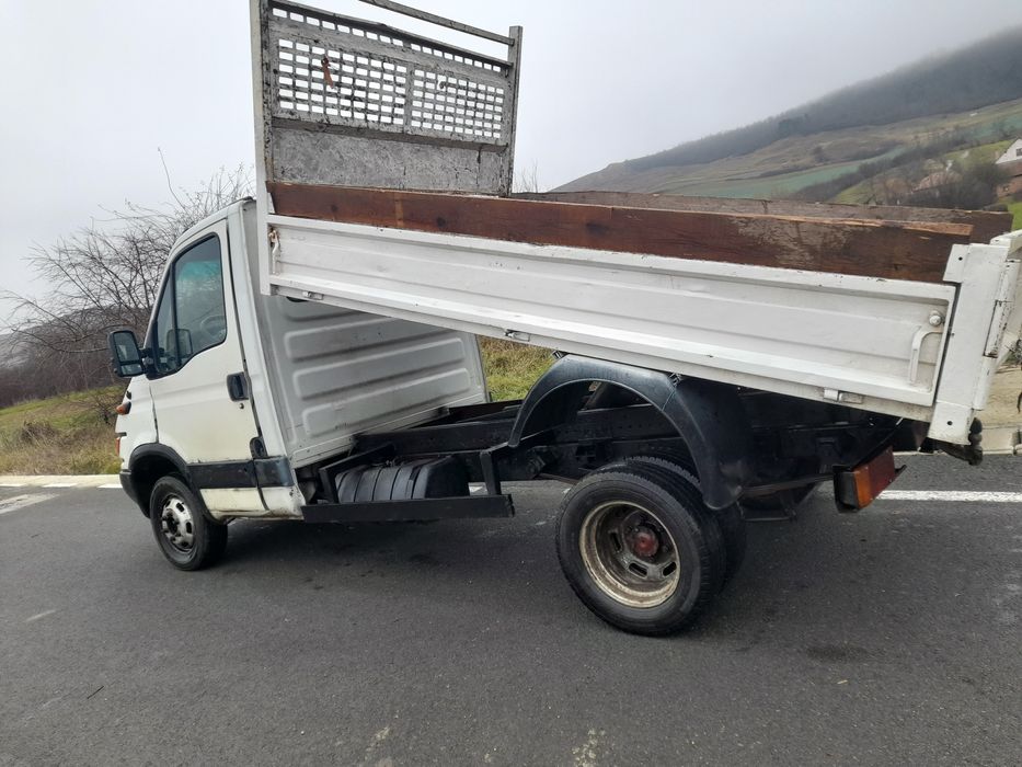 De vânzare iveco ani 2000