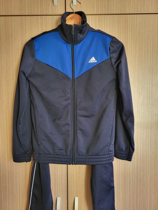 Спортен екип за момче  Adidas