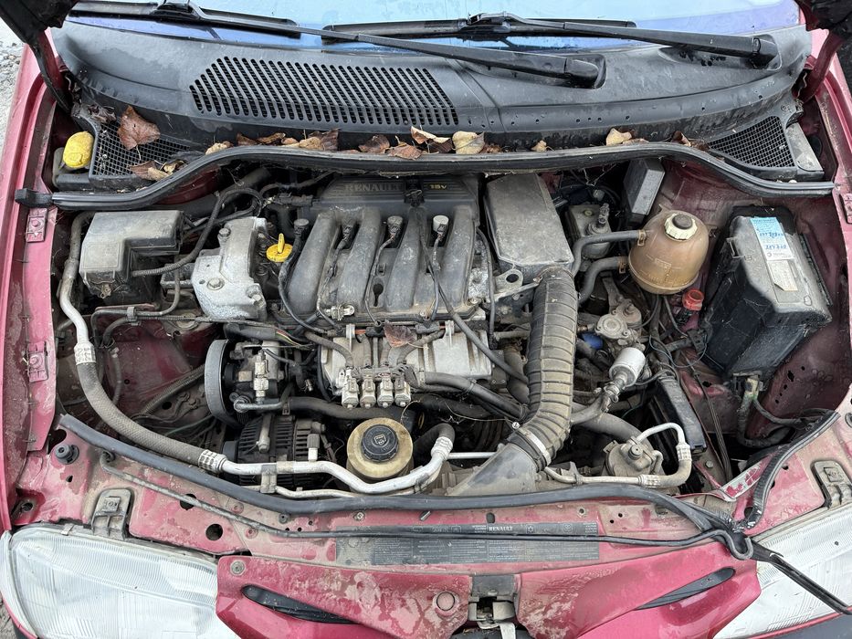 Рено Меган Сценик 1.6  бензин  на части