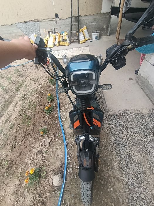 Skuter sotiladi srochno