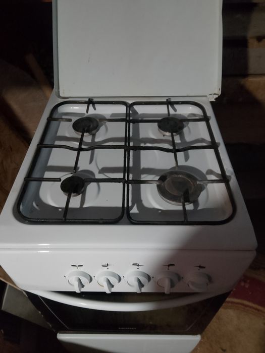Продам газ плиту