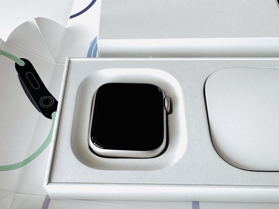 Apple Watch SE 3 GSP Starlight 40mm Гаранция до 12.2027г