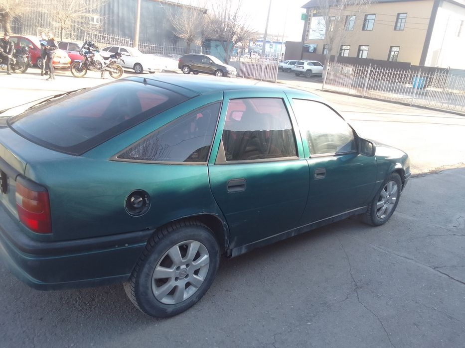 Продам машину опель вектра