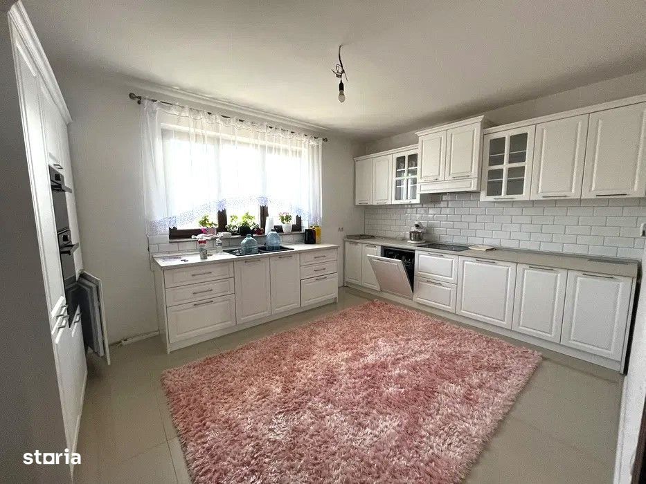 Casa 4 camere 265mp, zona Selimbar