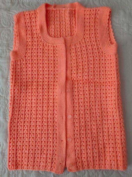 Ръчно плетени елеци