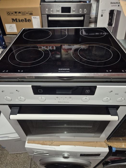 Фурна с керамични котлони Сименс за вграждане