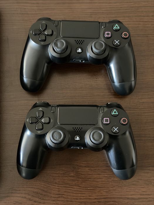 Playstation 4 (PS4)