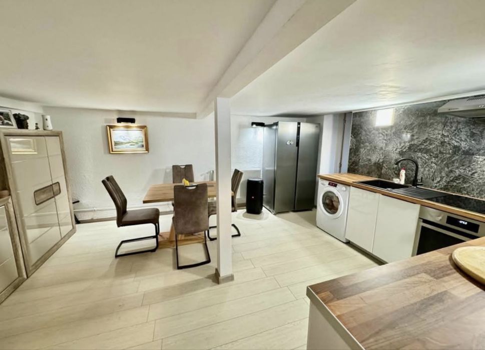 Vand 2 apt tip studio/zona Bogdanesti