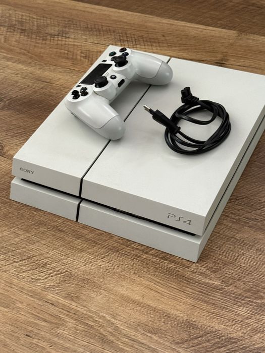 Playstation 4 fat, японская, прошитая